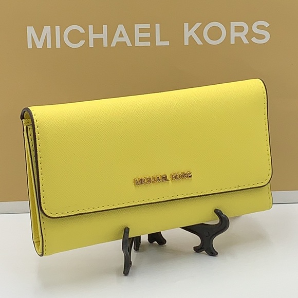 MICHAEL KORS JET SET TRAVEL LARGE TRIFOLD WALLET SUNSHINE COLOR - Picture 1 of 14